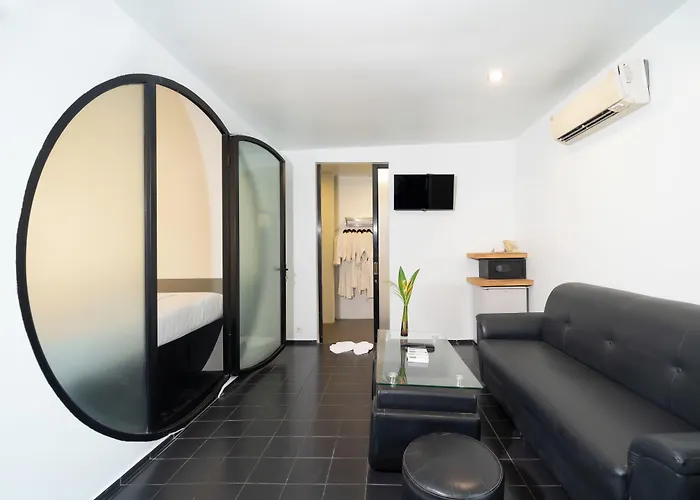 Tunnel Urban Retreat