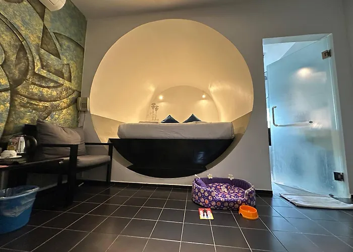 Tunnel Urban Retreat 4*